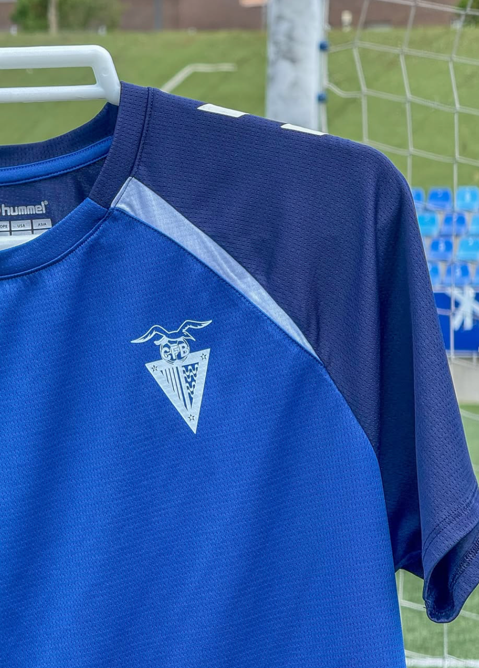 Samarreta d'entrenament  CF Badalona 25/26 by hummel